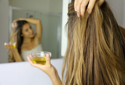 Baikkah Menggunakan Minyak Zaitun untuk Perawatan Rambut?